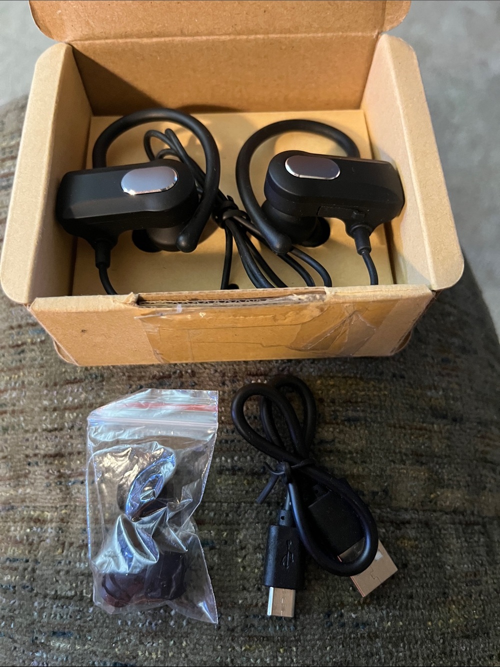 Kimitech Wired Earhook Earbuds with USB Charging Cable